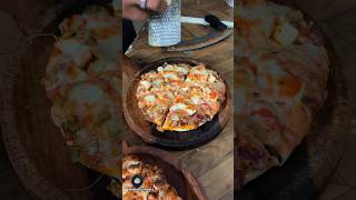 Pizza kaise banate hain 😱😋 shorts food pizza minivlog [upl. by Esyahc]