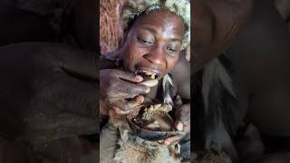 Wow 😯😋 Its a breakfast time See how Hadza boy enjoy his breakfast hadzabetribe food [upl. by Akceber]