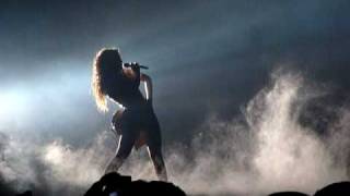 Beyoncé Ft JayZ Crazy In Love Live from London [upl. by Pickett]