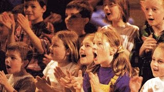 Die Zukunft das seid ihr ♪ Konzert für Kinder  Mutmachlieder Grundschule  Larissa Schories [upl. by Ettennahs]