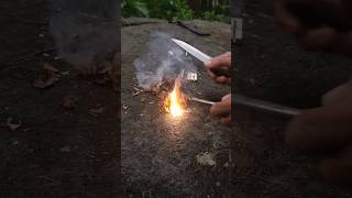 Menyalakan api dengan serutan pensil shorts hack bushcraft tips survival [upl. by Nylhtak]