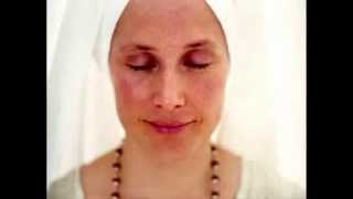 Snatam Kaur quotAakhan Jorquot aus dem Album quotShantiquot [upl. by Peatroy]