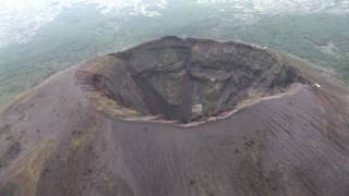 HD  The Vesuvius volcano from helicopter view  VESUVIO  ヴェスヴィオ火山空撮 [upl. by Namharludba]