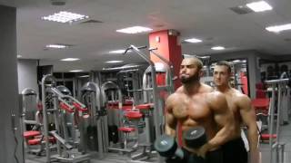 تمرين كتف للعملاق لازار أنجيلوف مع صديقه Lazar Angelov  Shoulders Workout [upl. by Yekcin]