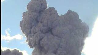 ERUPCION VOLCAN GALERAS [upl. by Nnaik232]