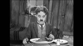 SchuhEssenSzene 🥾 Thanksgiving Dinner 📽️ The gold rush 🎞️ Charlie Chaplin [upl. by Luzader]