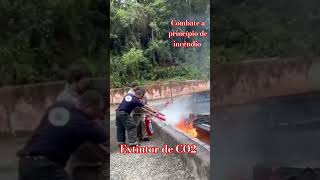 Combate com extintor de Co2 [upl. by Johnston389]