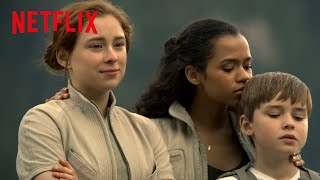 Lost in Space  Featurette Familjen Robinsons resa HD  Netflix [upl. by Atteynek122]