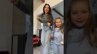 😍 HERMANAS BAILE VIRAL 😜 viral [upl. by Ettenuahs]