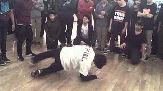 BATTLE ROYALE 2013 FINAL PT 2 MZK vs FloorObsessions [upl. by Blinnie997]