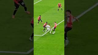 KYLIAN MBAPPÉ INCREÍBLE REGATE Y PASE DE TACÓN A BELLINGHAM REAL MADRID 13 MILAN football shorts [upl. by Dlorag]