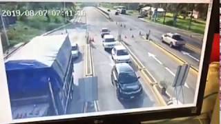 accidente en la caseta de Plan de Río en la AUTOPISTA XalapaVeracruz trailer se queda sin frenos [upl. by Leede]