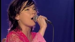 Bjork  Joga live at Nulle Part Ailleurs 1998 [upl. by Eniamsaj319]