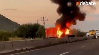 ¡ARDE AGUASCALIENTES Registran narcobloqueos en carretera a Zacatecas tras detención de criminales [upl. by Tompkins620]