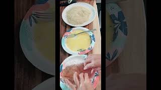 This CHICKEN PARMESAN is 1010 chickenparmesan easyandquick crispy juicy ytshorts ytviral [upl. by Tennek762]