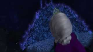 Frozen Elsa flees Vietnamese [upl. by Merri]