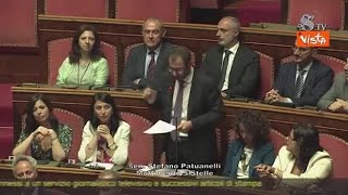 Santanchè al Senato anche gli ex dipendenti della ministra Ecco il coro quotDimissioniquot [upl. by Hailahk]