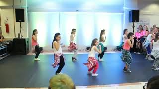 Zumba pour les petits Bouge avec music marocaine [upl. by Eycats]