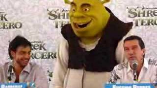 Antonio Banderas y Eugenio Derbez Shrek Tercero [upl. by Mairem558]