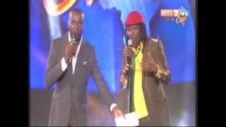 Alpha Blondy chante quotJai tuer le commissairequot au castel Live Opera [upl. by Gierk]