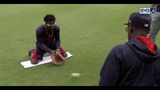 Ron Washington runs Braves rookie Ozzie Albies through fielding drills [upl. by Fari789]