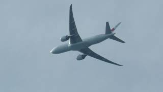 Air Canada 777200LR Flying Overhead Old Livery [upl. by Parris]