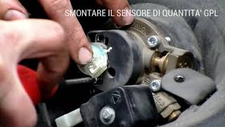 BOMBOLA GPL SCADUTAAuto a GPL Revisione Serbatoio Tutorial Smontaggio [upl. by Berkly259]