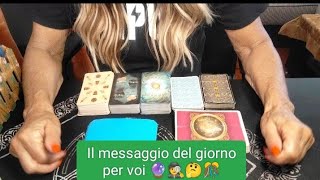 Il messaggio del giorno per voi🔮sta riflettendo su di voi🤔 in arrivo una quotconsolantequotsorpresa🎊✨🎁 [upl. by Odlaniger]