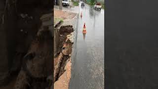 Cratera se abre em movimentada rua de Arapiraca e assusta moradores da região [upl. by Adlesirg323]