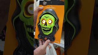 HALLOWEEN FANS  CREEPY GREEN SKULL TALKING DOOR KNOCKER  SAYS FUNNY STUFF  TRICK OR TREAT FUN [upl. by Bullough]