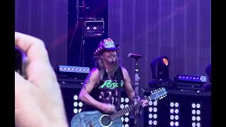 Poison  Every Rose Has Its Thorn  live  Stadium Tour 2022 fan video [upl. by Earvin449]