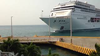 MSC Armonia cruise ship hits in to dock in Honduras [upl. by Dlarrej]