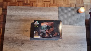 Scania R730 V8 Black Amber Italeri model Scale 124 Unboxing [upl. by Witkin789]