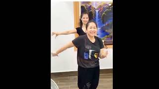 Có bạn đồng hành trong từng bước nhảy là điều tuyệt vời nhất rumba solo  cucarachas [upl. by Dennet]