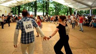 Danse Bretonne  Finale Kernevodez à Menez Meur 2011  Gavotte War Ar Seienn avec GloaguenLe Fur [upl. by Balcke992]