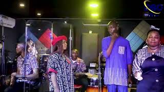 Busola Oke Apekeola and Skido Maleka live performance [upl. by Doowyah]