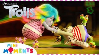 Bergens Roller Skate Date 🛼 🌈 👑  Trolls  Movie Moments  Mini Moments [upl. by Ahto]