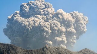 The Active Volcano in Indonesia Kelud [upl. by Ibob97]