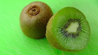 How to eat a Kiwi Fruit [upl. by May]