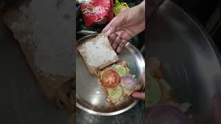 Sandwich kaise banate hain sandwich Recipe Yahi wali lunga trendingsong familyvlogs241 shorts [upl. by Dagmar]