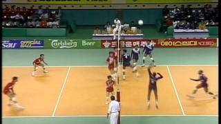 CYRIL VALLOOR KERALA INDIA  VOLLEYBALL ACTION  SEOUL ASIAN GAMES 1986 [upl. by Shargel726]