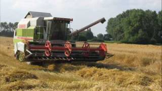 Claas Mega 218 beim dreschen von Wintergerste [upl. by Yeoj]