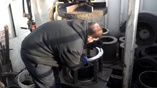 Pressing a solid forklift tire FLT [upl. by Micro]