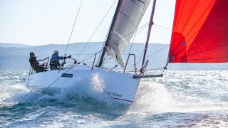 BENETEAU First 27 SE Your Performance Sailboat Described In A 360 Walkthrough [upl. by Nosa]