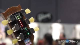 Violão que Afina SOZINHO  Afinador Automático da Gibson  NAMM 2017USA TODAY  Automatic Tuner [upl. by Ainahpets]