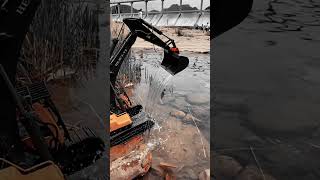 O16 See This Adorable RC Excavator Get Cleaned [upl. by Bakki]