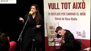 Rosalía versiona quotPalabras para Juliaquot a la presentació del llibre quotVull tot aixòquot [upl. by Alin]