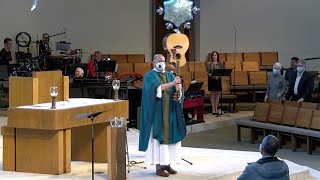 MUSTSEE Novus Ordo Mass ends with Guitar Blessing [upl. by Dor941]