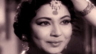 Piya Aiso Jiya Mein  Sahib Bibi Aur Ghulam 1962  Geeta Dutt  Meena Kumari [upl. by Alaet8]