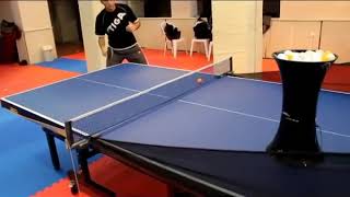 Robot pentru tenis de masa Joola TT Buddy V200 [upl. by Jez727]